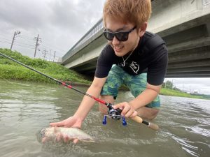 初ハス釣り超かっこいい魚最高